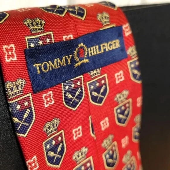 Tommy Hilfiger Crown Crest Pattern Silk Tie - Picture 3 of 7